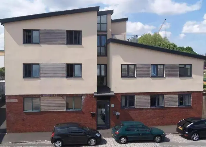 Nariken Apartments, Centre Апартаменты Бристоль