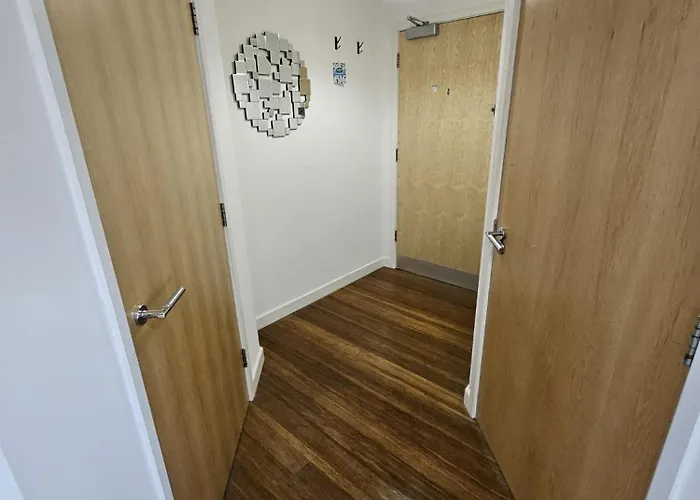 Nariken Apartments, Centre Bristol